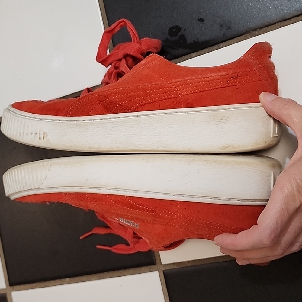 Puma suede platform sneakers size 6.5 - Picture 4 of 11